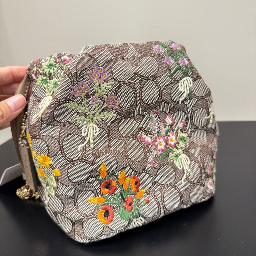 Coach Faye Mini Drawstring Bag Signature Jacquard With Floral Embroidery CDZ94 - Picture 4 of 7